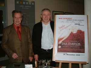 Bürgermeister Willi Schmidt (Mitte) und Ratsherr Heinz Schmidt. Foto: Romswinkel