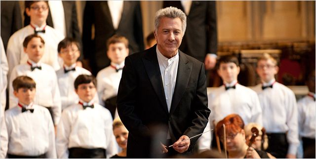 Dustin Hoffmann ist Hauptdarsteller in dem Hollywoodfilm „Der Chor – Stimmen der Herzen“. Die Geschichte um einen kleinen Jungen mit großer Stimme war einer der beliebtesten Streifen im zurückliegenden Jahr. Zum Kinogeburtstag „Ein Jahr digital“ wird er noch einmal zum halben Preis gezeigt. Foto: Universum Film